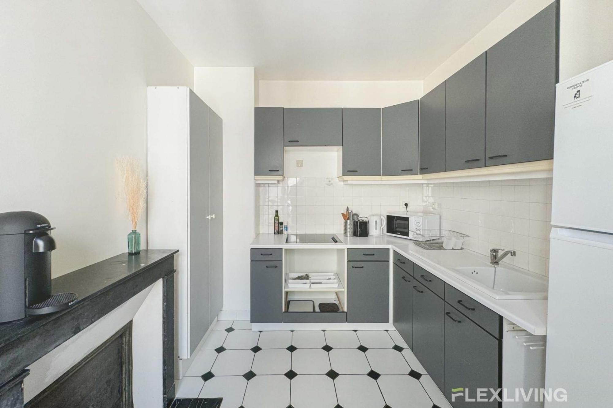 Flexliving - - Bausset * Parijs